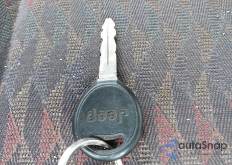 2000 Jeep Wrangler Se z USA, uszkodzony, nr VIN 1J4FA29P6YP767898